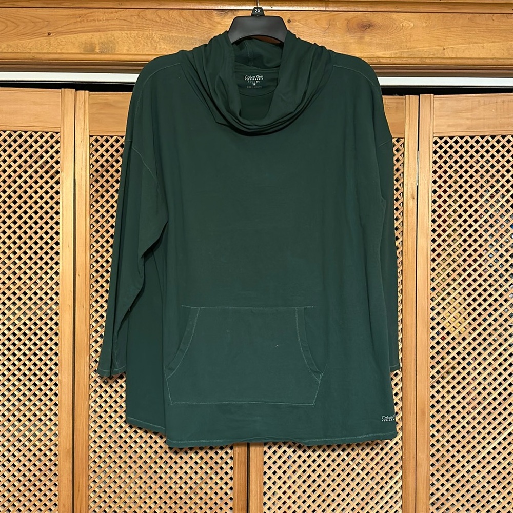 Women’s Calvin Klein Performance Cowl Neck Top in EVERGREEN 2X. (538)